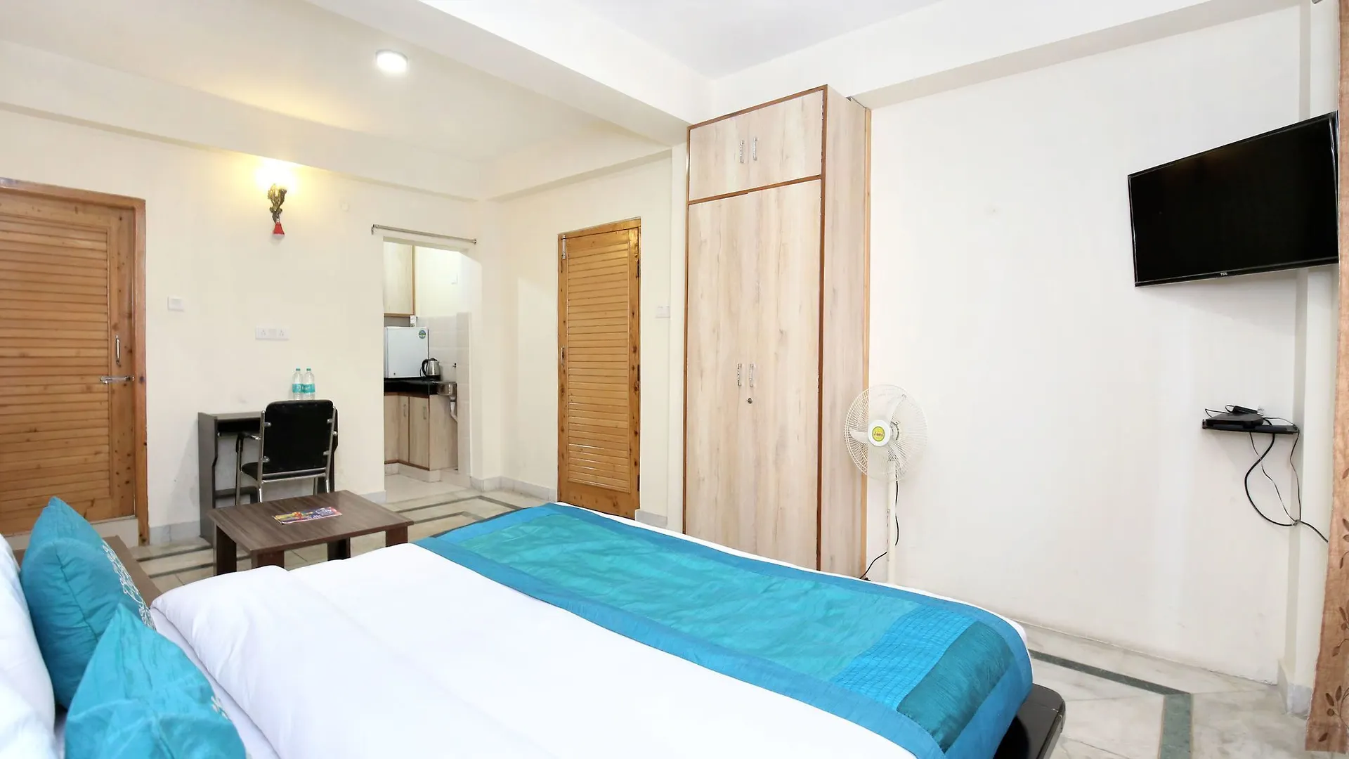 Oyo Home 11584 Modern Studio Apartment Shimla